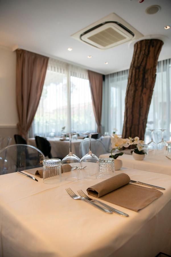Mira Mare Sea Hotel Cervia Bagian luar foto