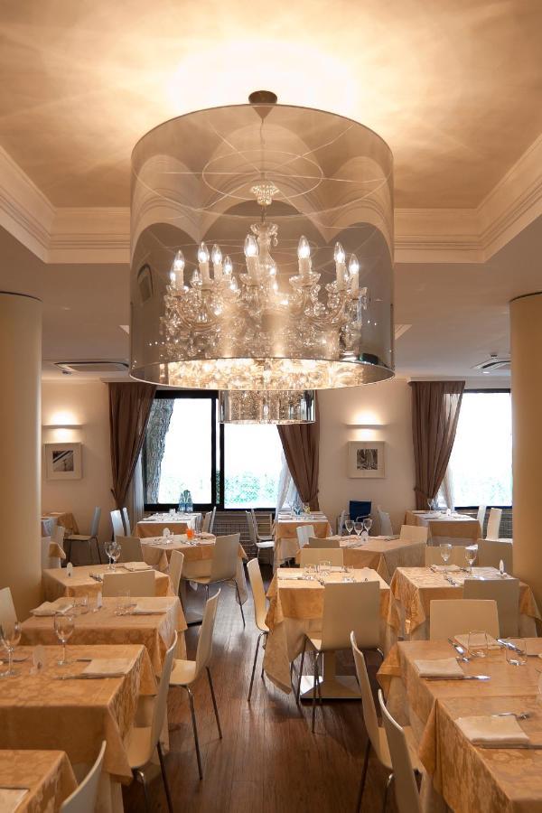 Mira Mare Sea Hotel Cervia Bagian luar foto